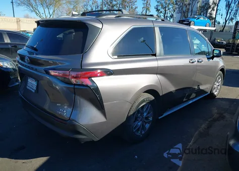 2021 Toyota Sienna Xle z USA, uszkodzony, nr VIN 5TDYRKEC5MS010954